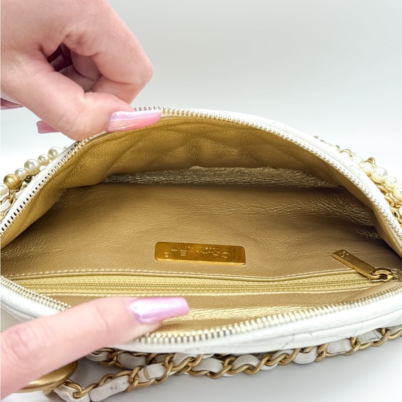 Chanel White Quilted Crossbody with Gold Chains - Picture 6 of 6